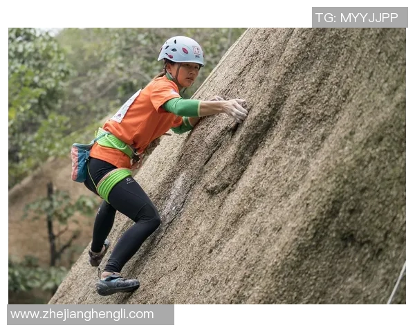上海攀岩队区域防守策略解析与攀岩热点的深度探讨