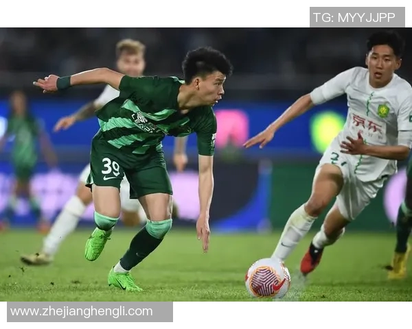 李静谈足球人生：从青涩少年到职业球员的成长之路